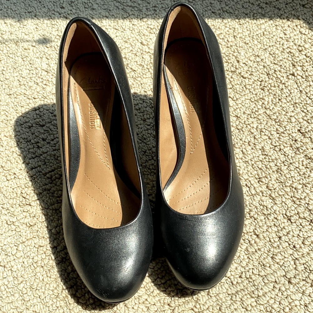 Super comfy black heels.